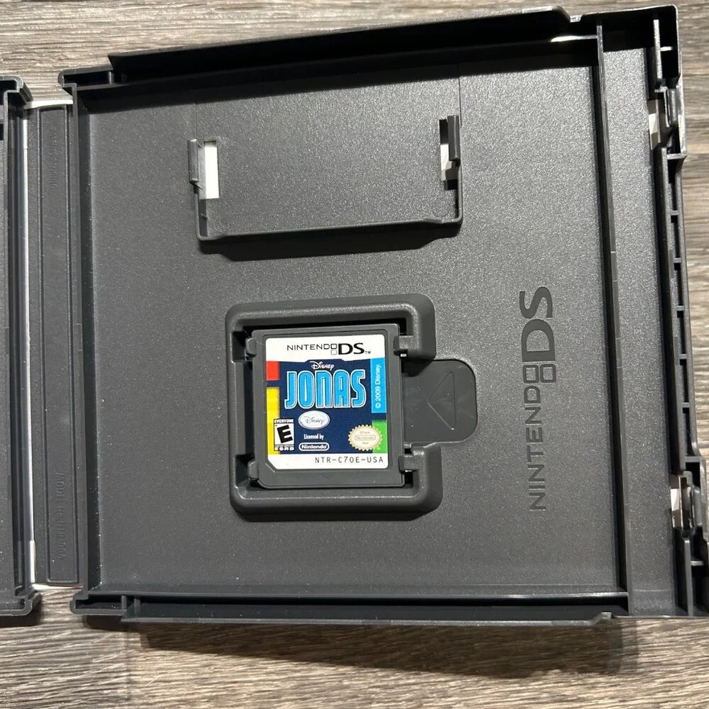 Disney Jonas Nintendo DS Game Complete Case Manual 2009 Y2K 00s Music - Picture 3 of 8